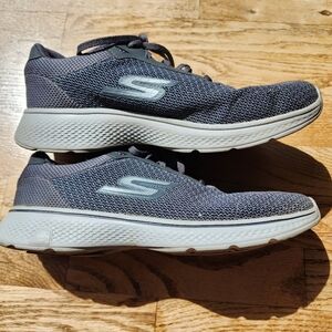 (8.5) Men's Skechers Go Walk Mesh Comfortable Athleisure Athletic Activewear